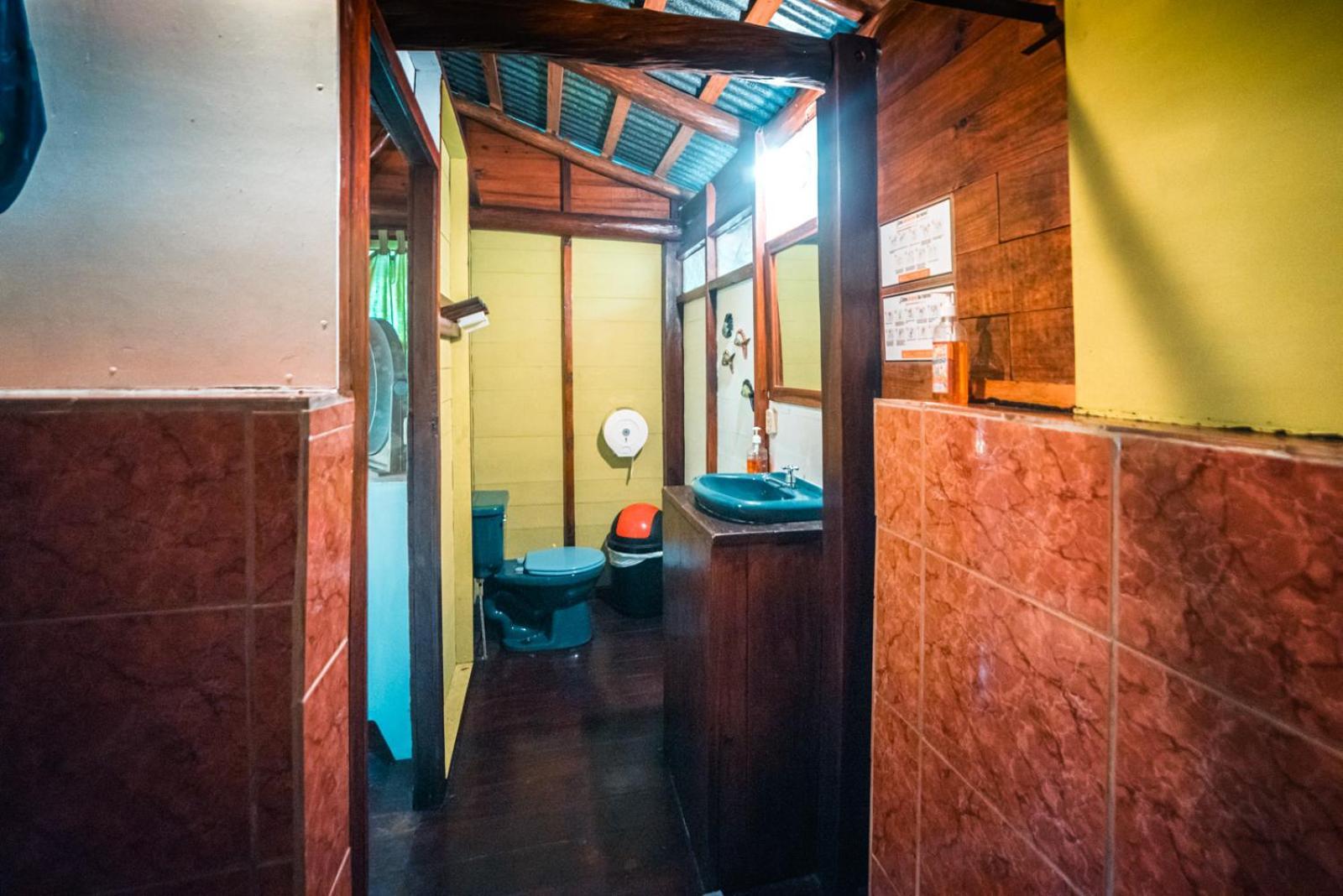 Hotel Casa Perico Rio Dulce Town Esterno foto