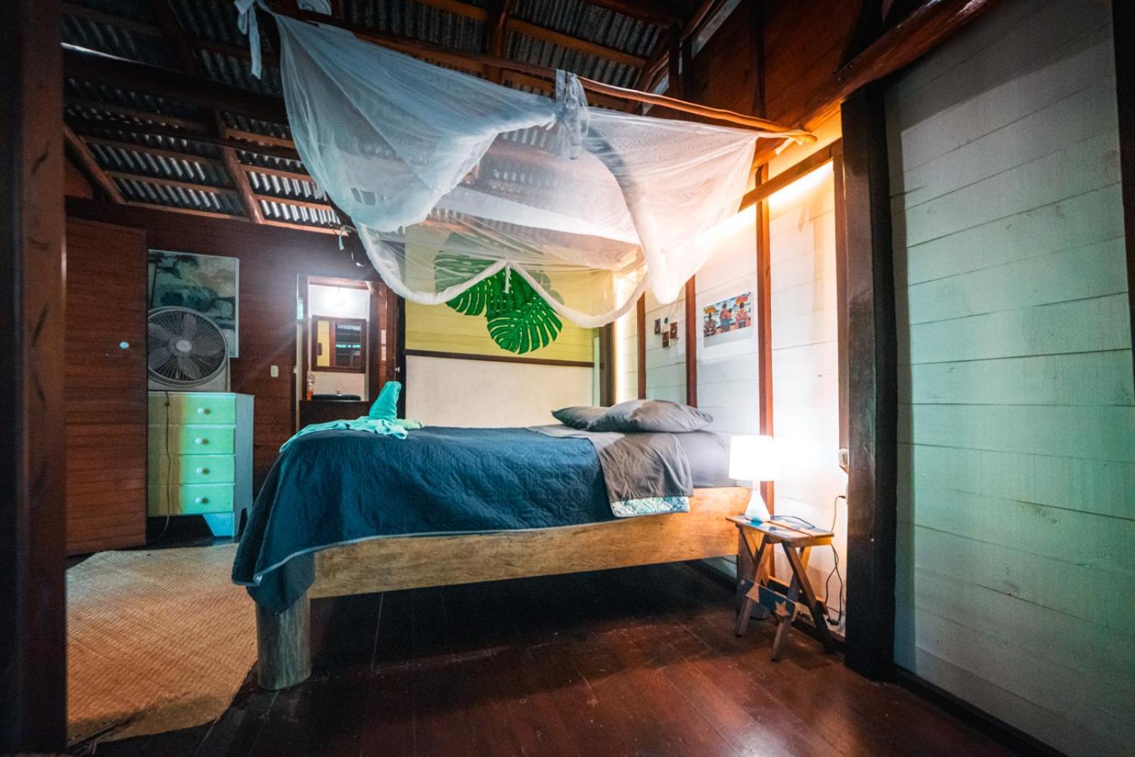 Hotel Casa Perico Rio Dulce Town Esterno foto