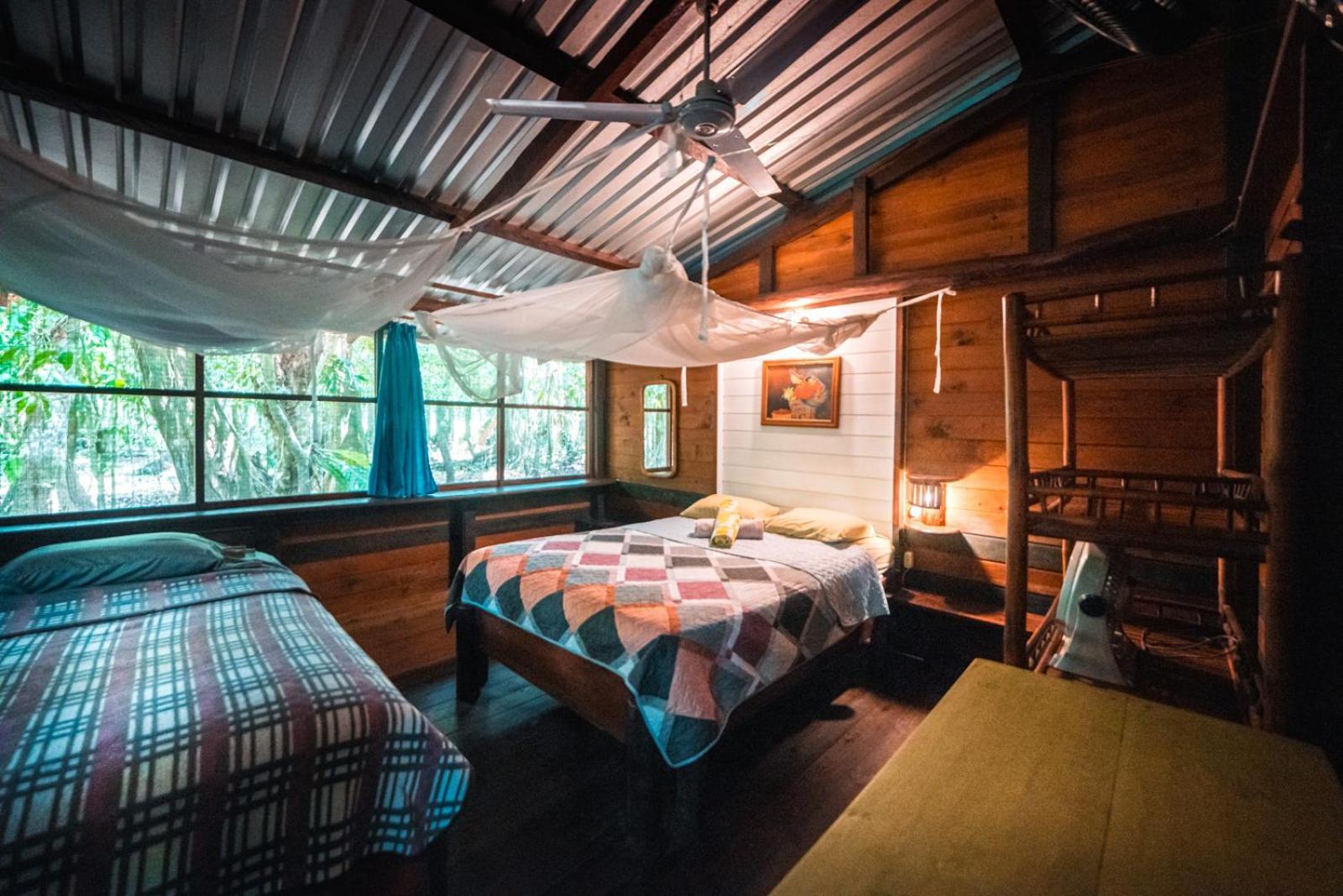 Hotel Casa Perico Rio Dulce Town Esterno foto